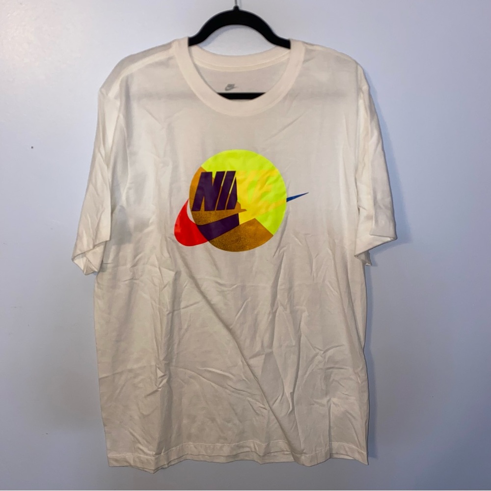 Nike White Graphic Men's T-Shirt
